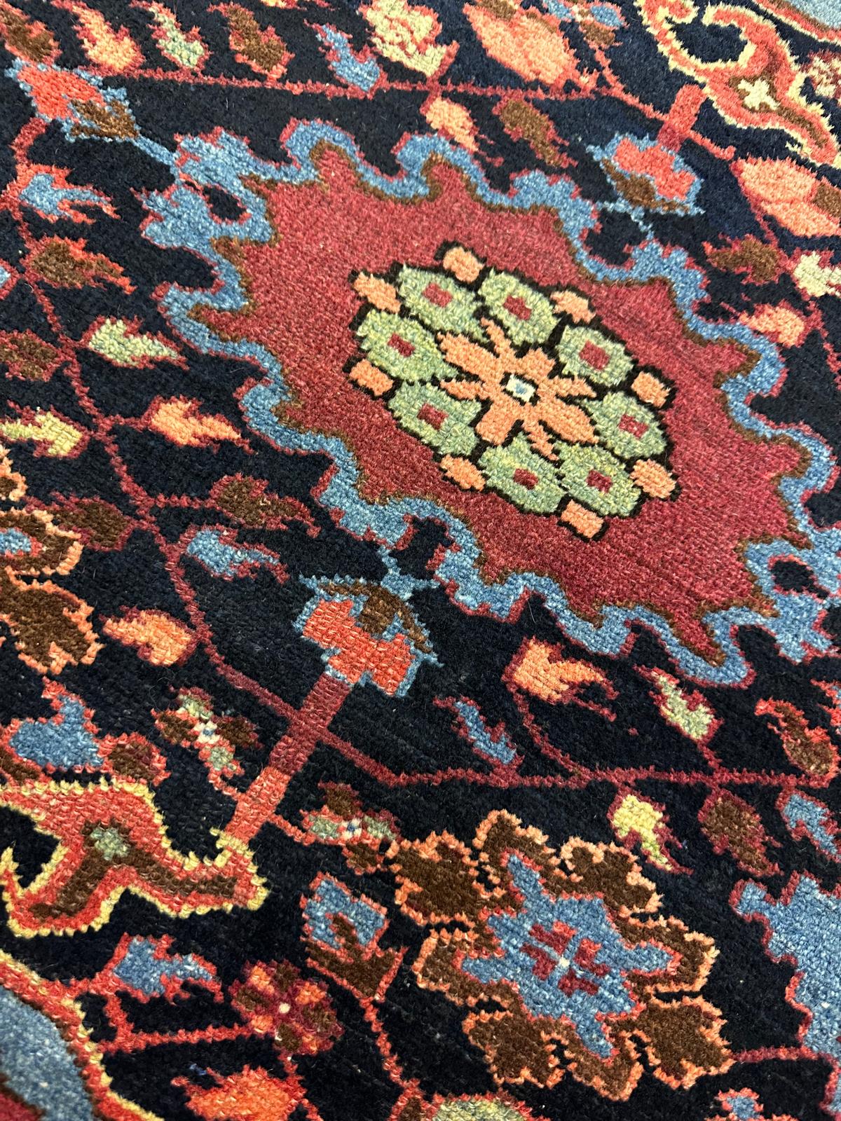 Antik Heris Serapi Matta – (160 × 125 cm)