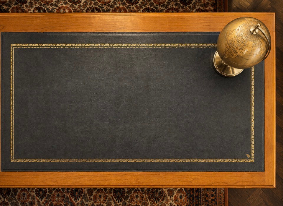 Skrivbord i Idegran med Blått Läder