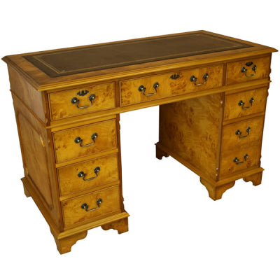 Pedestal Desks - Klassiska Engelska Möbler
