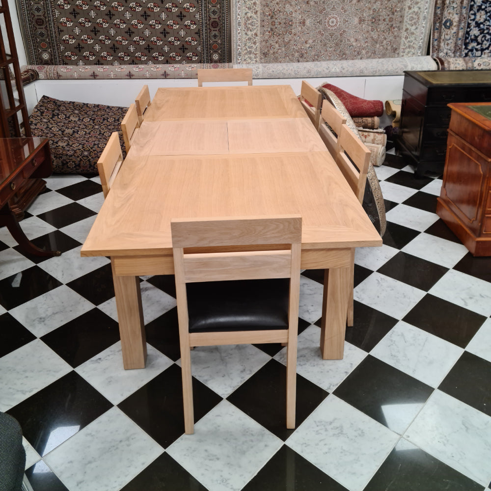 Matsalsbord 8st stolar och iläggskiva - Klassiska Engelska Möbler