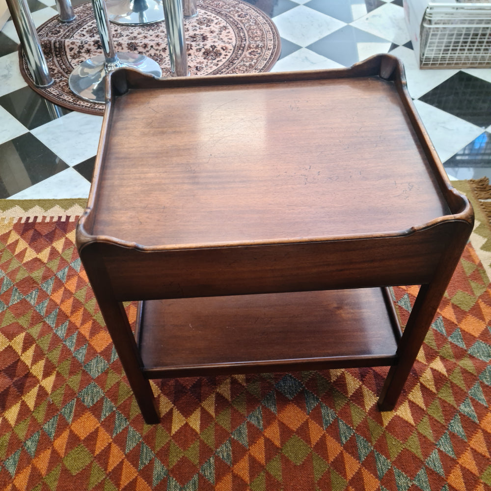 Sängbord med en låda - 2 st - Klassiska Engelska Möbler