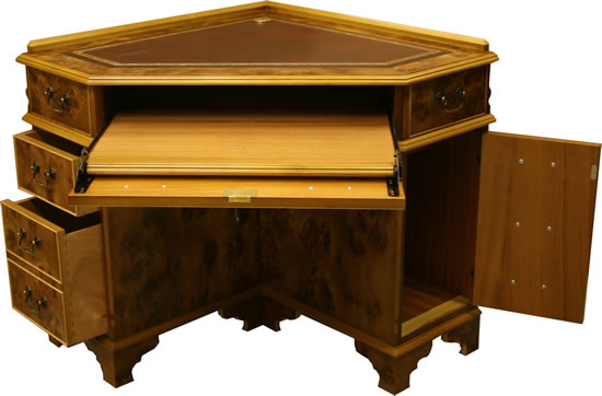 Corner Desks - Klassiska Engelska Möbler