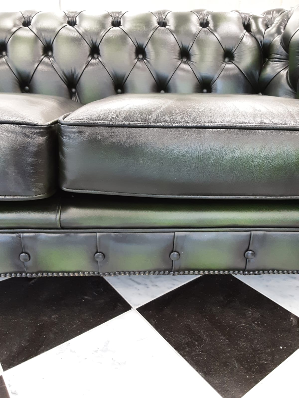 Chesterfielad soffa - NY - Klassiska Engelska Möbler